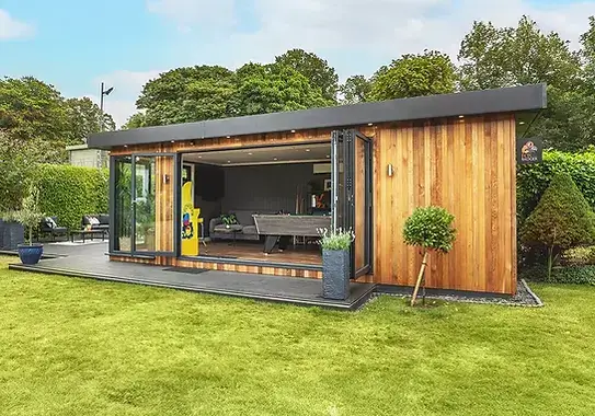 Luxury Garden Lounge and Bar
